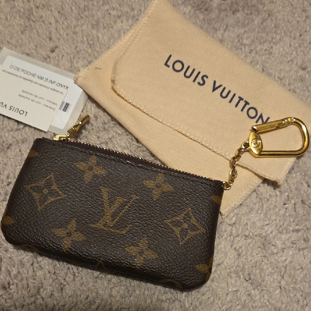 Louis Vuitton Brown Monogram Key Holder - Picture 2 of 8